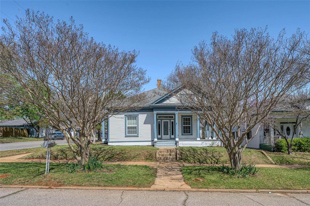 1231 West Main Street Denison, TX 75020 - Photo 5 of 31