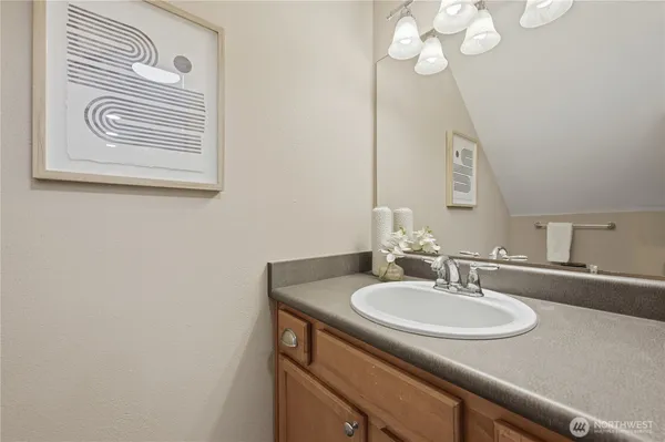 $550,000 | 700 Front Street South, Unit E206, Issaquah, WA 98027
