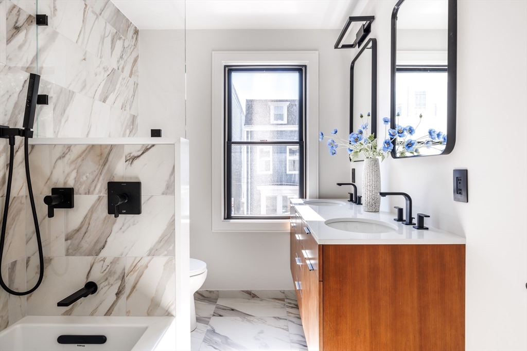 98 F Street, Unit 1 Boston, MA 02127 - Photo 14 of 24