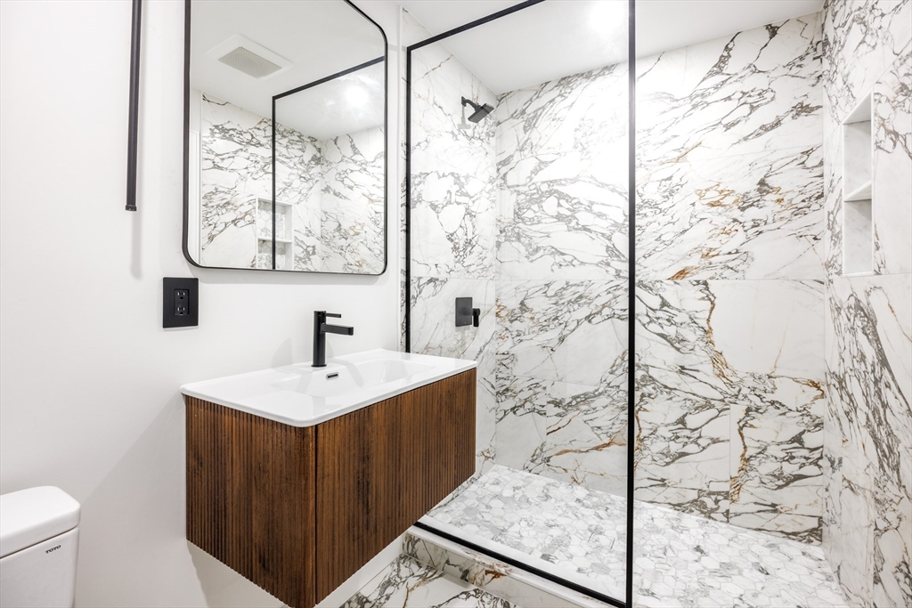 98 F Street, Unit 1 Boston, MA 02127 - Photo 22 of 24