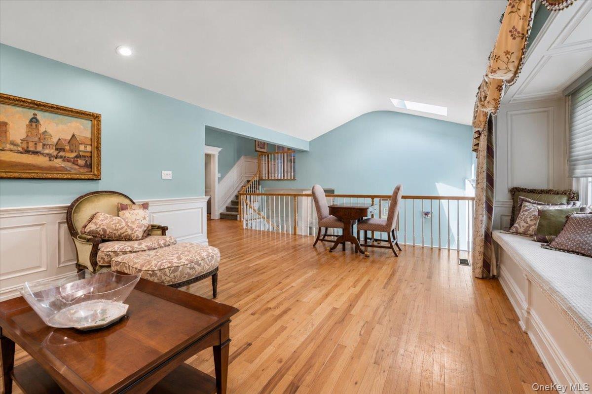 100 Cabot Road Massapequa, NY 11758 - Photo 17 of 49