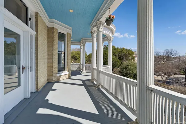 $995,000 | 339 West Woodlawn Avenue, San Antonio, TX 78212