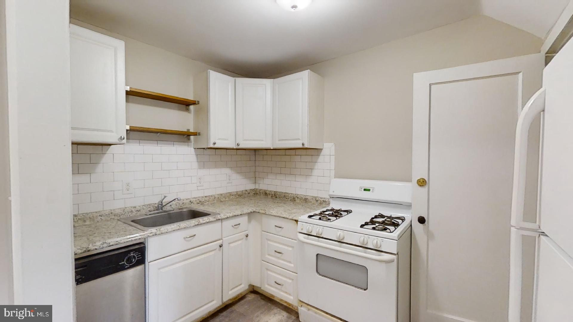 5241 Patrick Henry Drive Brooklyn, MD 21225 - Photo 7 of 33 Middle Level Kitchen