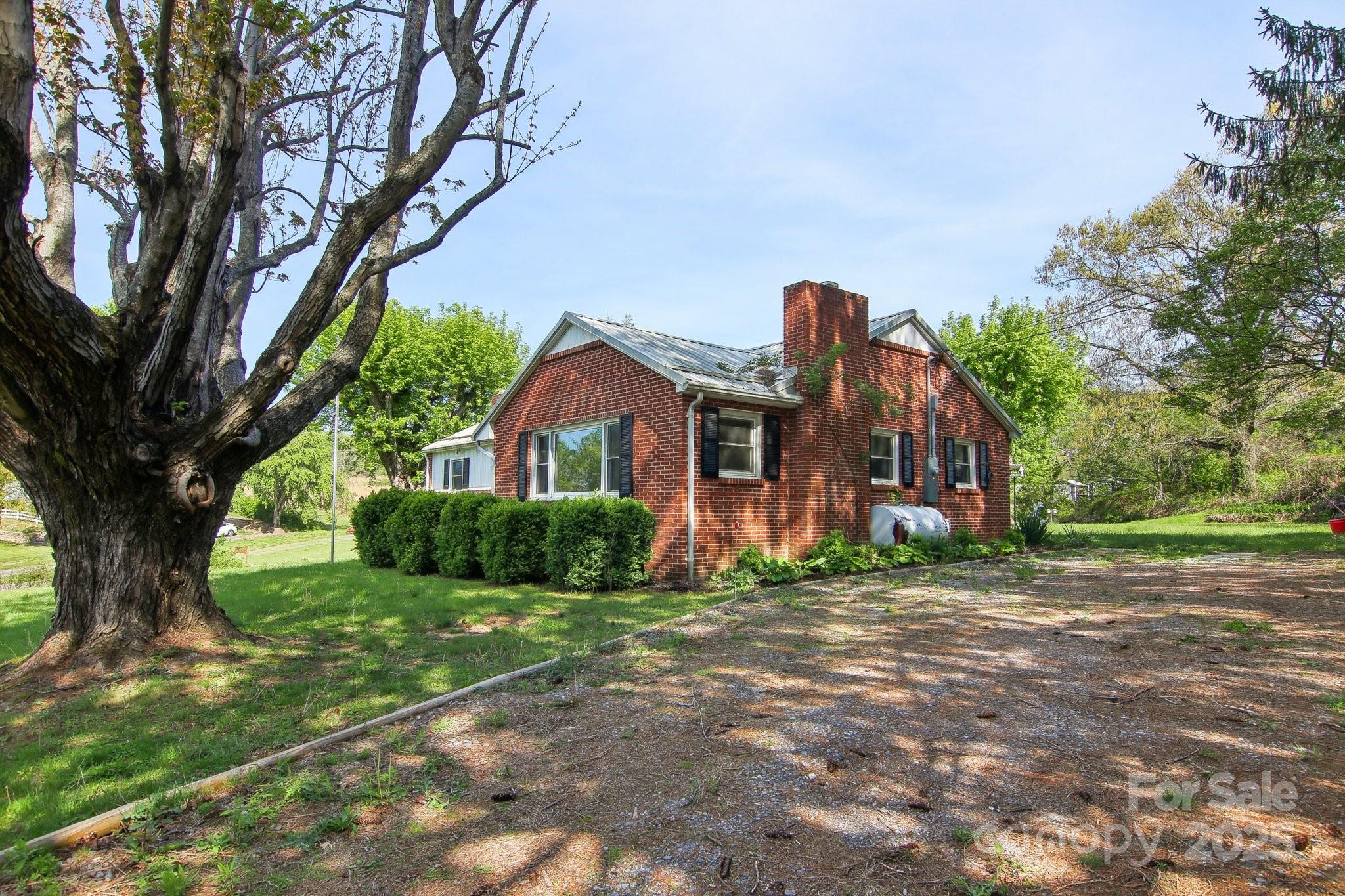 50 Morning Star Road Canton, NC 28716 - Photo 6 of 48