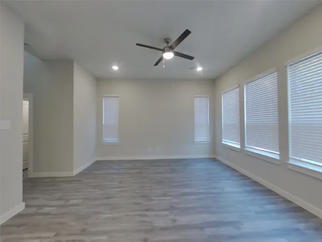 $2,499 | 9835 Willow Creek, Unit 502, Tomball, TX 77375