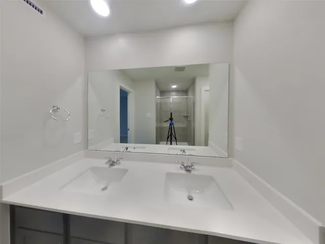 $2,499 | 9835 Willow Creek, Unit 502, Tomball, TX 77375