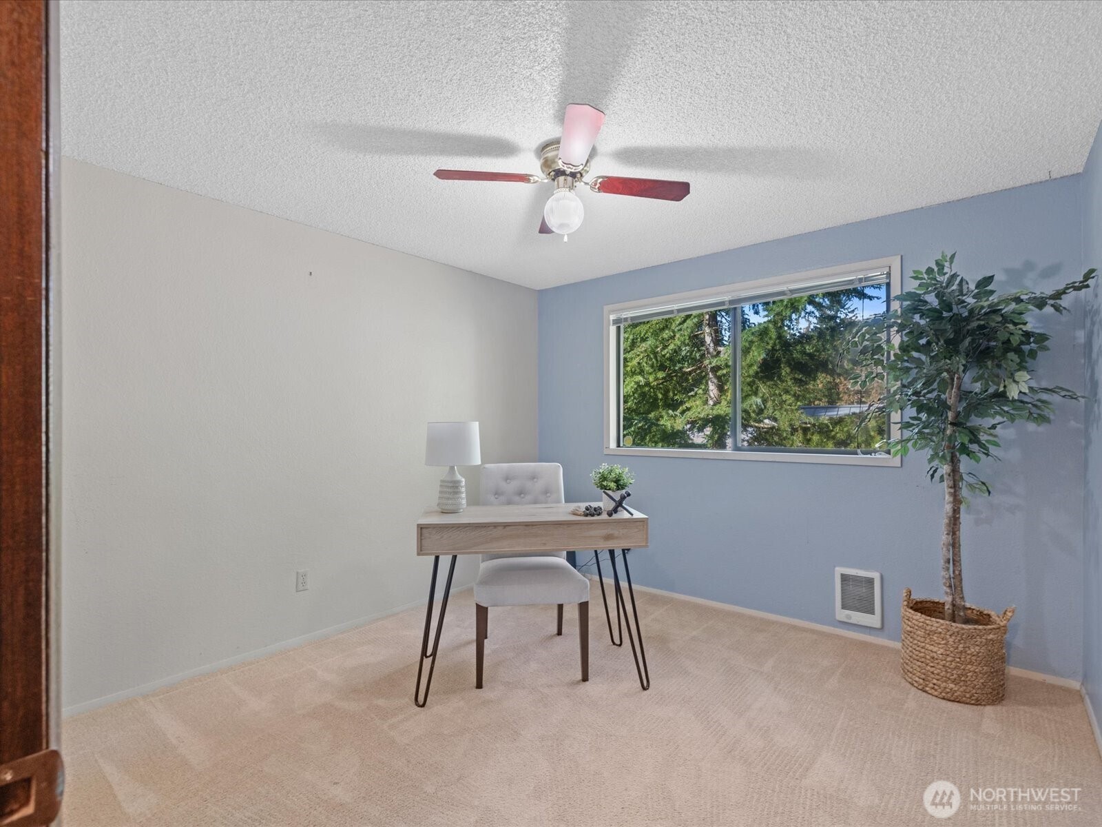 2923 Lakeview Way Langley, WA 98260 - Photo 13 of 28