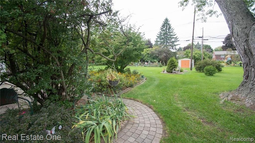 450 Elmhill Road Rochester Hills, MI 48306 - Photo 15 of 31