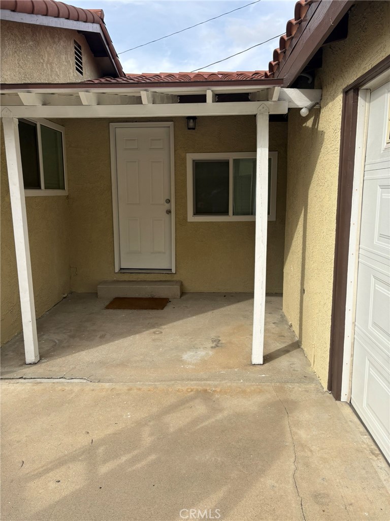 1362 South Downey Road Los Angeles, CA 90023 - Photo 26 of 30 2nd unit entry with porch
