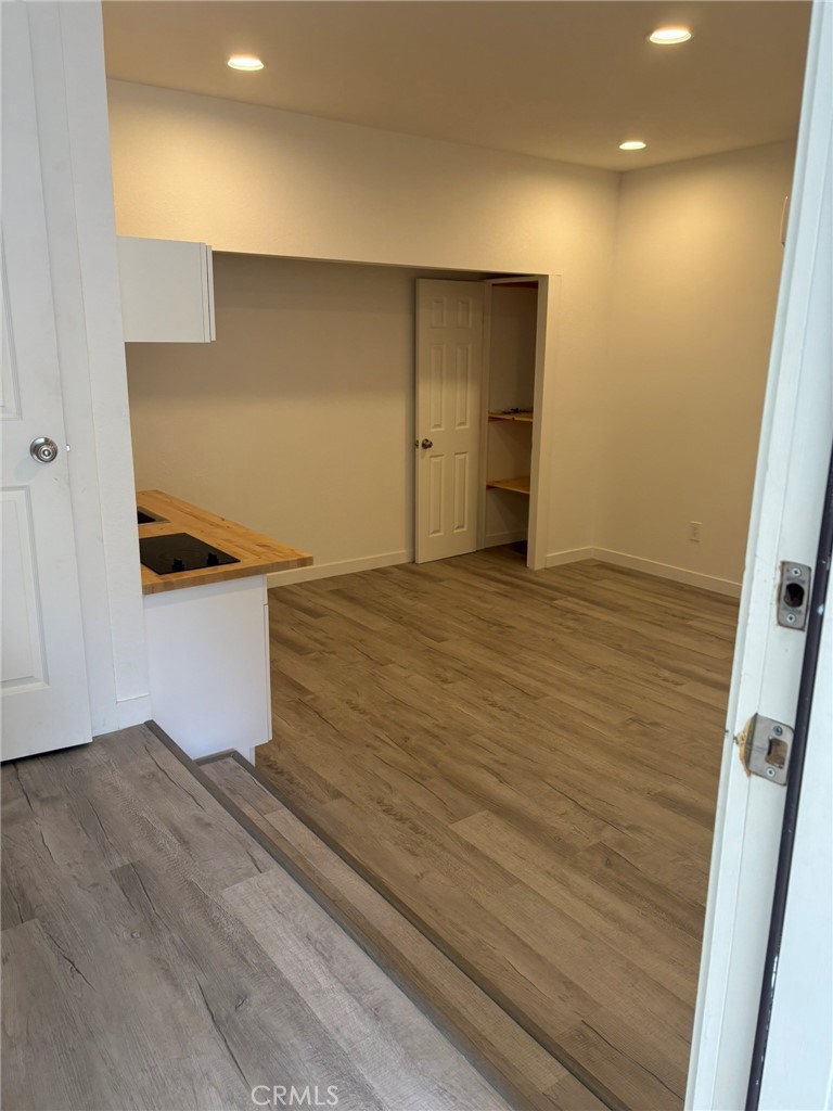 1362 South Downey Road Los Angeles, CA 90023 - Photo 27 of 30 Studio