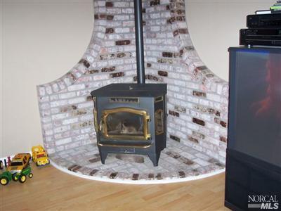 9191 West Road Redwood Valley, CA 95470 - Photo 4 of 9 Gallery Image 4