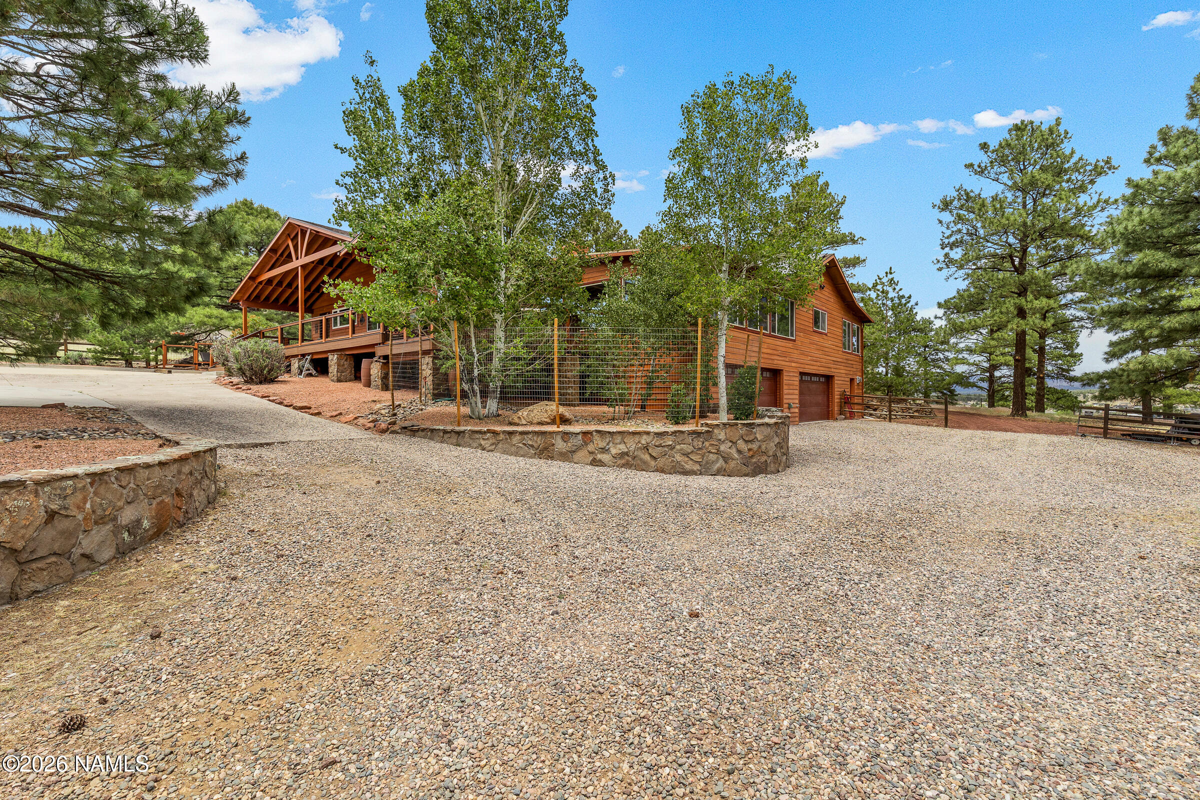 8921 Hulls Road Flagstaff, AZ 86004 - Photo 70 of 80 Circular Driveway