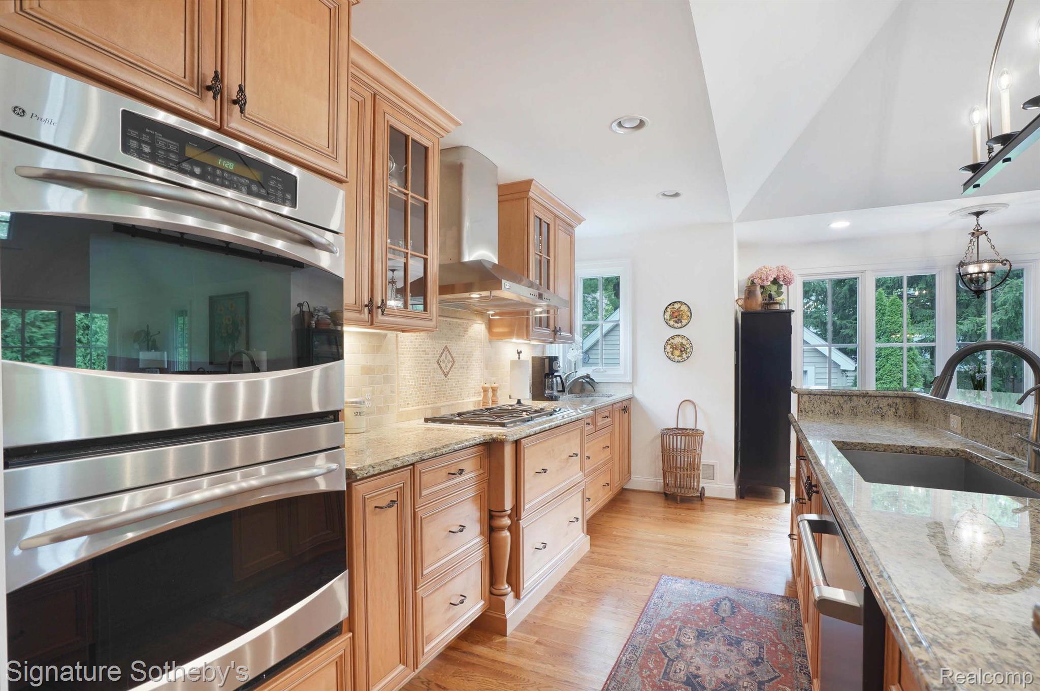 1347 Yorkshire Road Birmingham, MI 48009 - Photo 14 of 35 Gallery Image 14