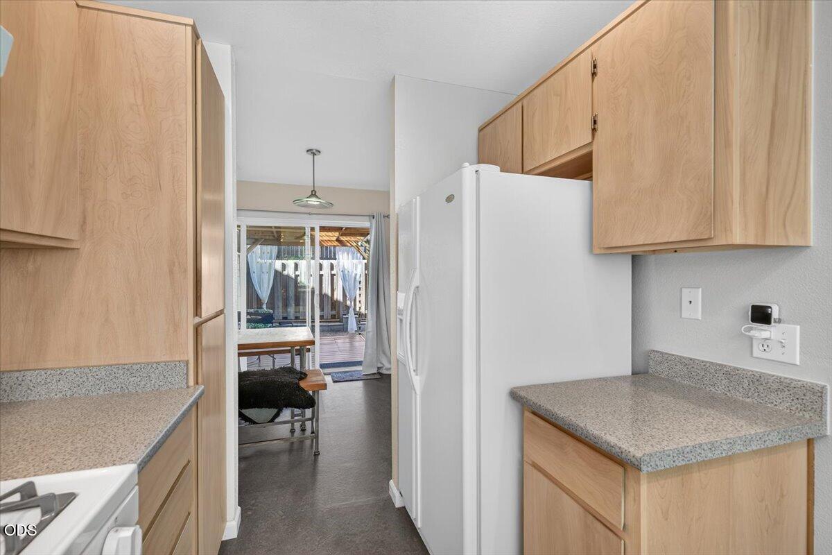 461 Tulipan Way Talent, OR 97540 - Photo 10 of 24