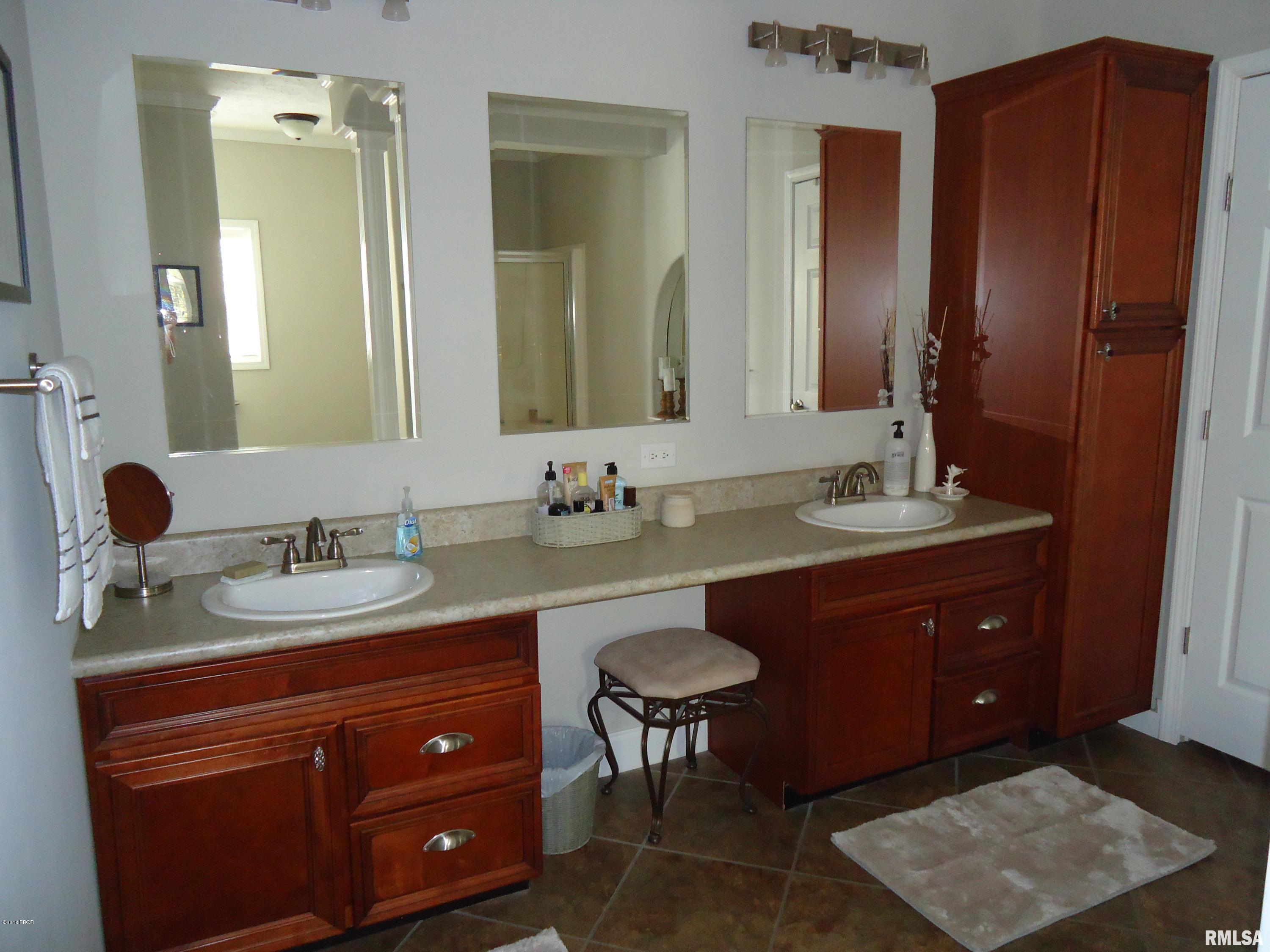 3491 Levee Road Centralia, IL 62801 - Photo 17 of 50