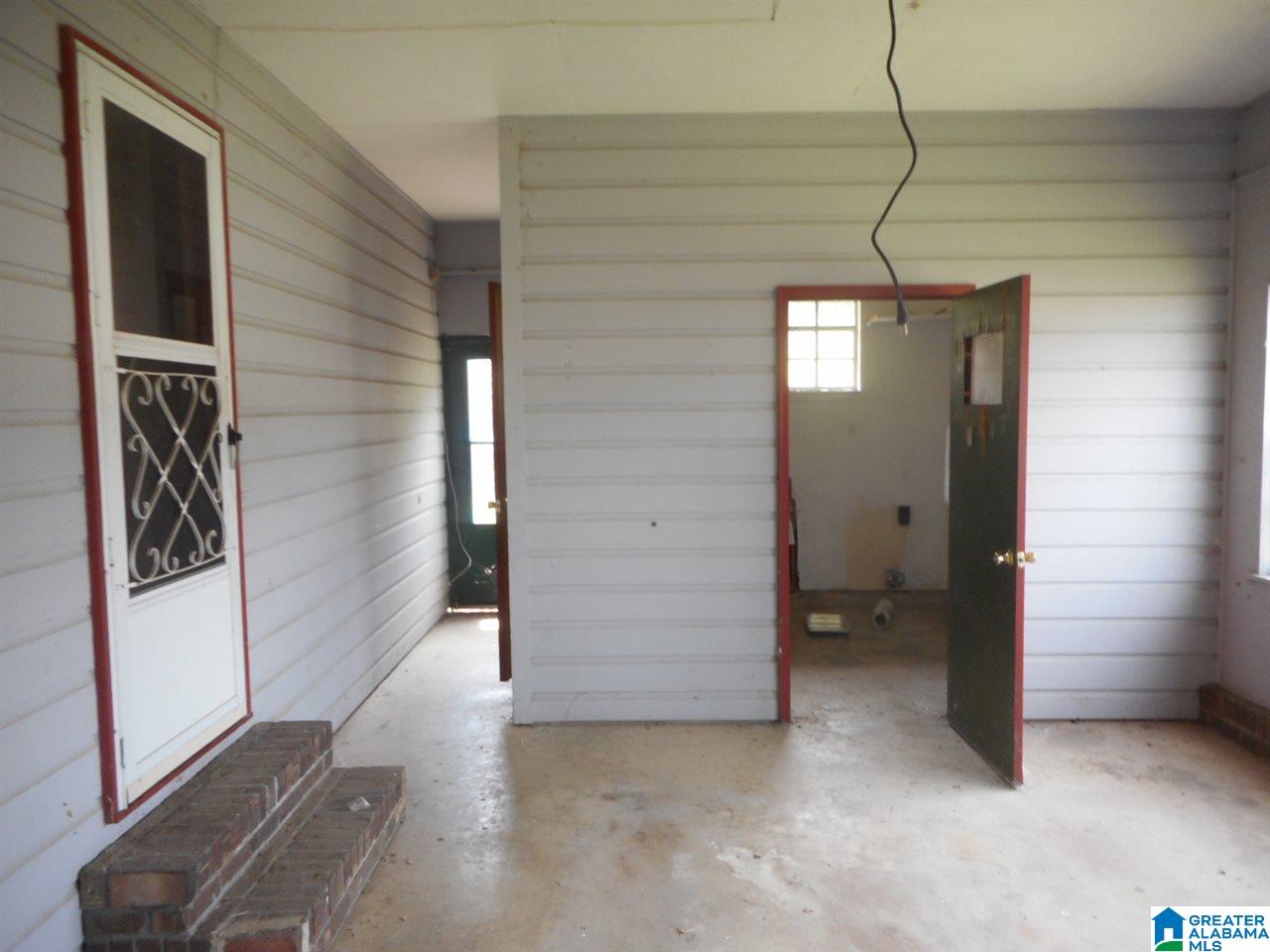 301 2nd Street South Oneonta, AL 35121 - Photo 12 of 21