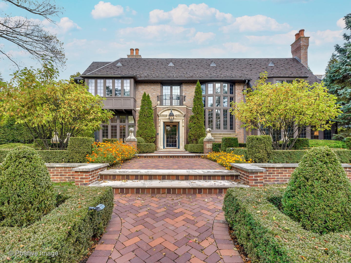 939 Cleveland Road Hinsdale, IL 60521 - Photo 2 of 84