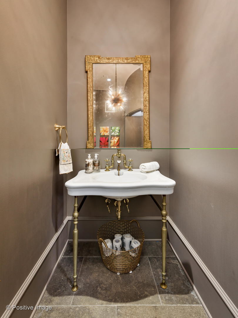 939 Cleveland Road Hinsdale, IL 60521 - Photo 35 of 84