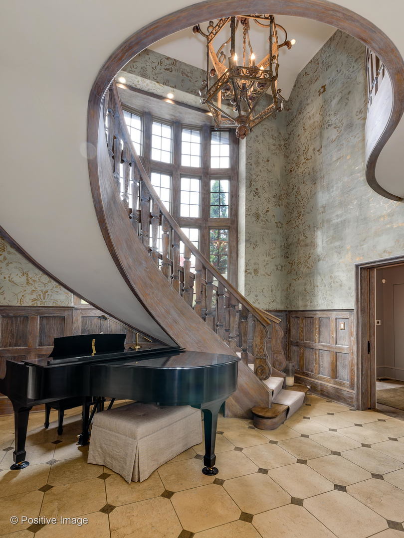 939 Cleveland Road Hinsdale, IL 60521 - Photo 8 of 84