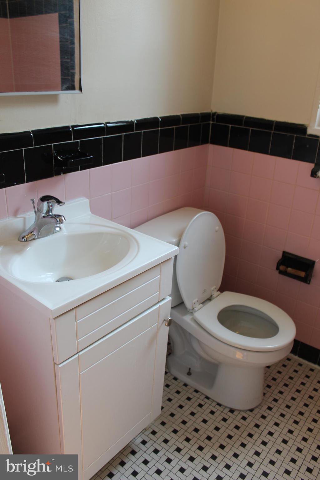 5006 Sargent Road Northeast Washington, DC 20017 - Photo 12 of 22 Full BA upper level