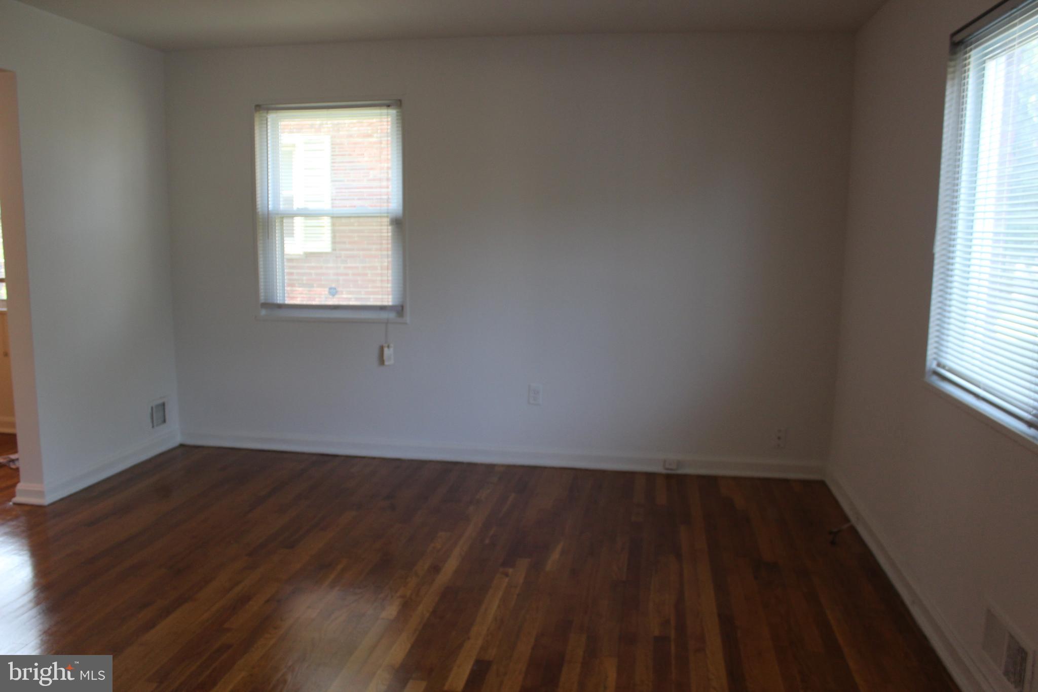 5006 Sargent Road Northeast Washington, DC 20017 - Photo 3 of 22 Living room