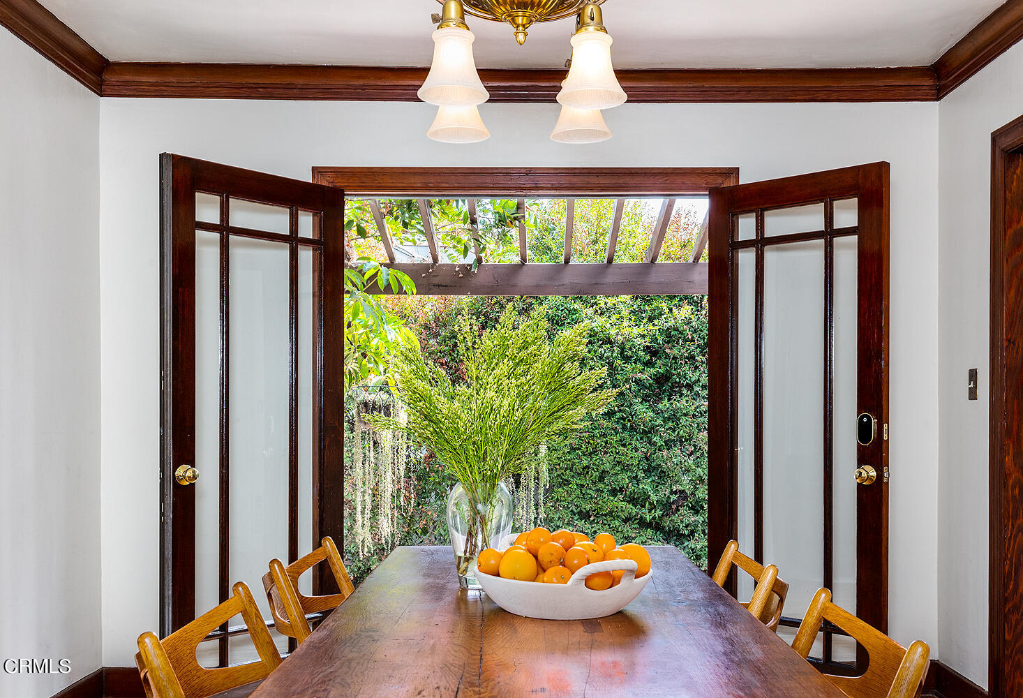 546 Douglas Street Pasadena, CA 91104 - Photo 13 of 36 a table room with wooden floor