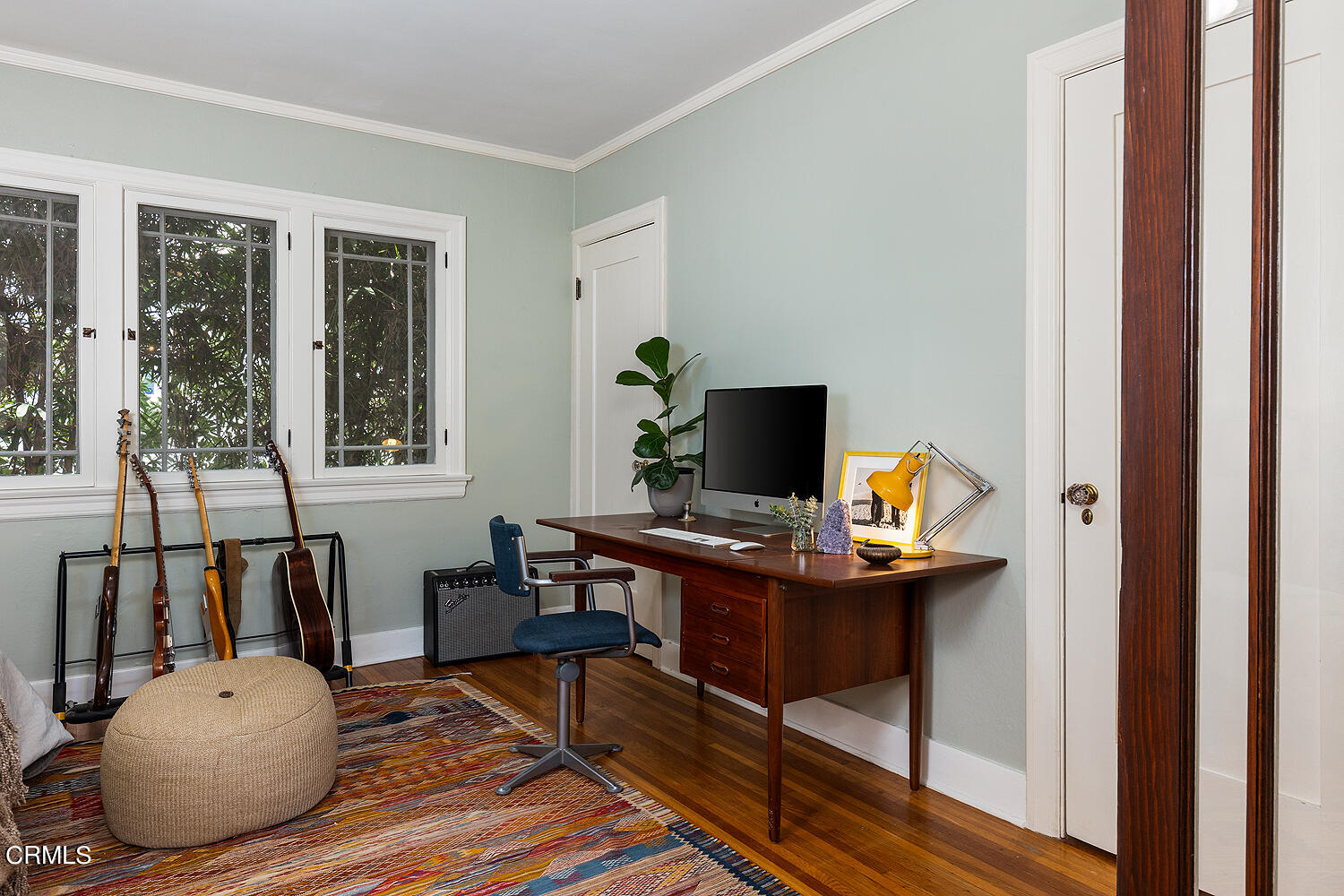 546 Douglas Street Pasadena, CA 91104 - Photo 20 of 36 a workspace with furniture and wooden floor