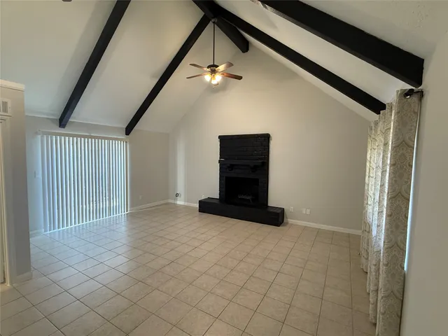 $1,700 | 7 Sun Meadow Boulevard, Friendswood, TX 77546