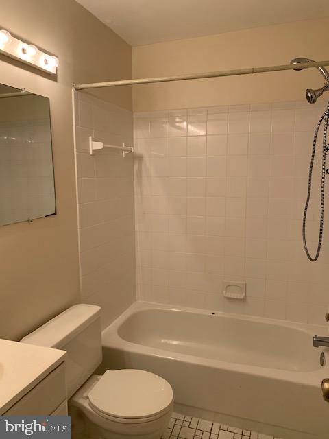16 Cinzano Court Gaithersburg, MD 20878 - Photo 16 of 22 a bathroom with a toilet and a shower
