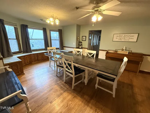 $750,000 | 704 River Road, Church Hill, TN 37642