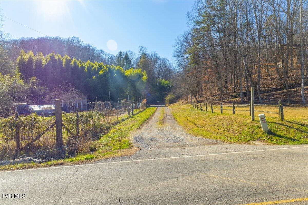 704 River Road Church Hill, TN 37642 - Photo 37 of 58 Entrance From Road