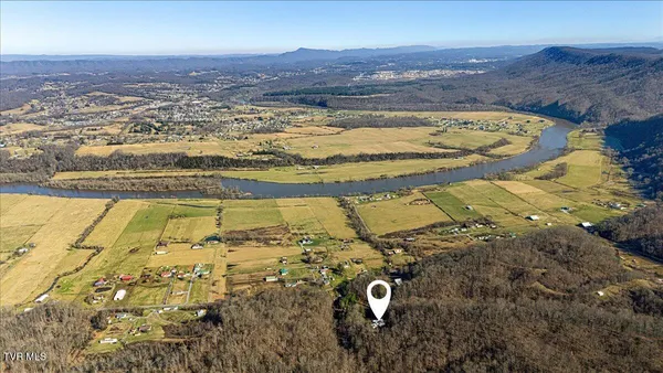 $750,000 | 704 River Road, Church Hill, TN 37642