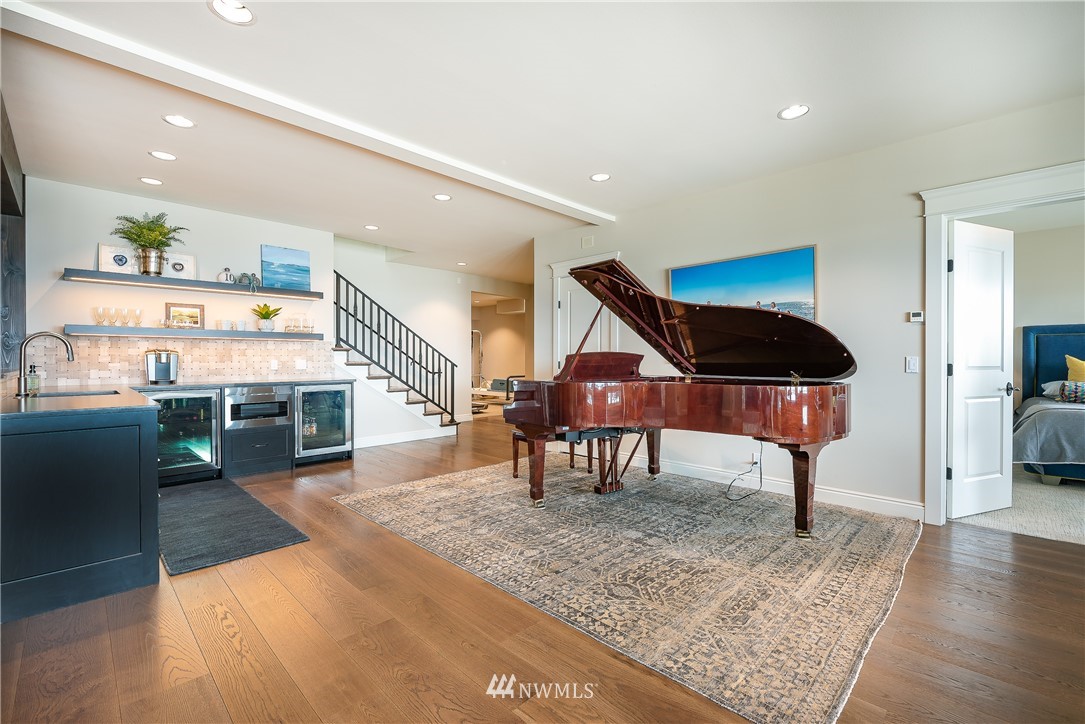 8745 Oertel Drive Blaine, WA 98230 - Photo 25 of 40 a living room with furniture and wooden floor