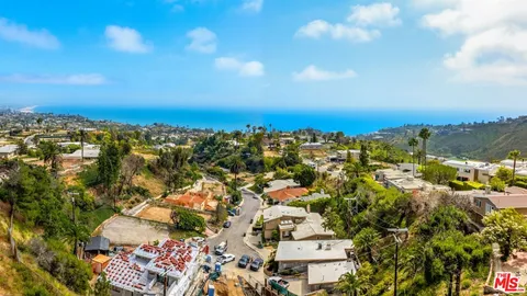 $5,200,000 | 1026 Enchanted Way, Pacific Palisades, CA 90272