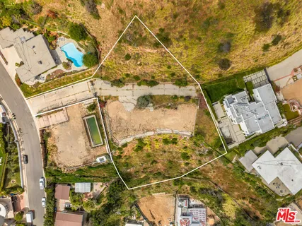 $5,200,000 | 1026 Enchanted Way, Pacific Palisades, CA 90272