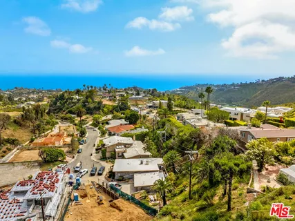 $5,200,000 | 1026 Enchanted Way, Pacific Palisades, CA 90272