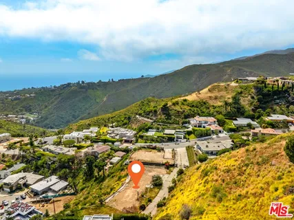 $5,200,000 | 1026 Enchanted Way, Pacific Palisades, CA 90272