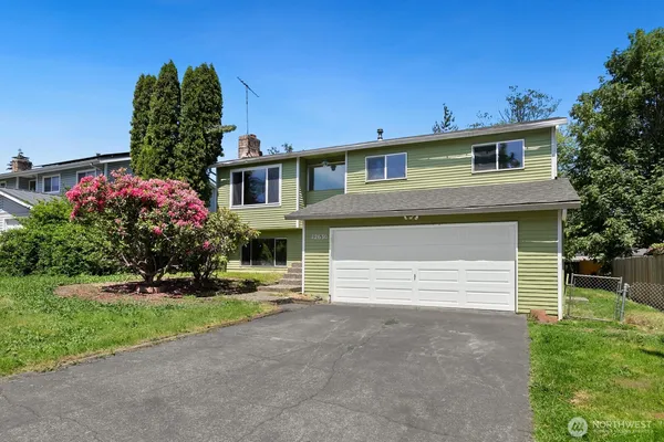 $695,000 | 12630 Southeast 215th Street, Kent, WA 98031