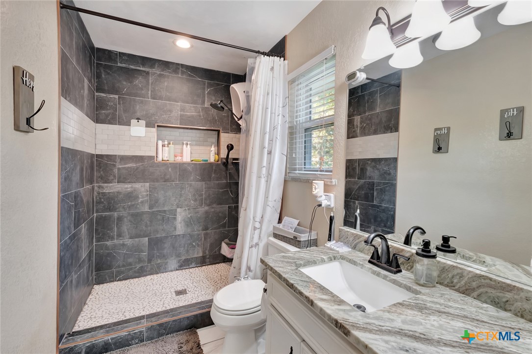 351 Sulphur Creek Road Victoria, TX 77905 - Photo 19 of 28