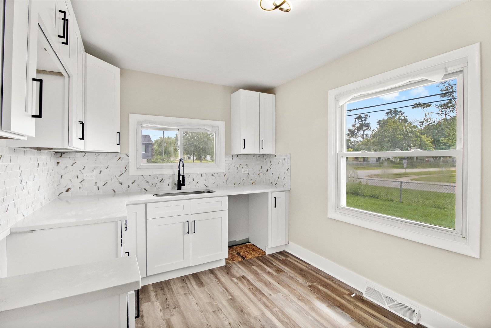 16460 Honore Avenue Markham, IL 60428 - Photo 10 of 38