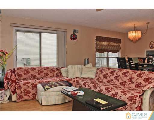 53 Rice Run East Brunswick, NJ 08816 - Photo 13 of 25 Gallery Image 13