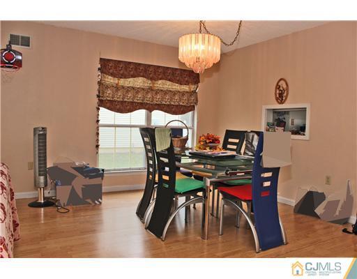 53 Rice Run East Brunswick, NJ 08816 - Photo 3 of 25 Gallery Image 3