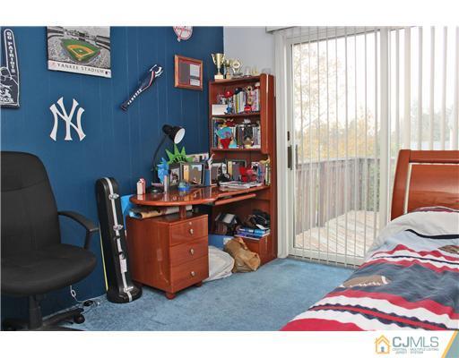 53 Rice Run East Brunswick, NJ 08816 - Photo 21 of 25 Gallery Image 21