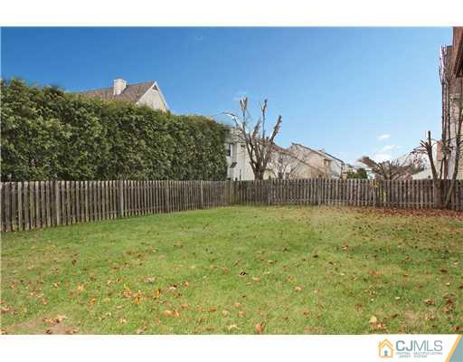 53 Rice Run East Brunswick, NJ 08816 - Photo 8 of 25 Gallery Image 8