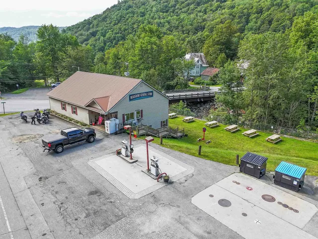 $369,900 | 6828 Main Street, Readsboro, VT 05350
