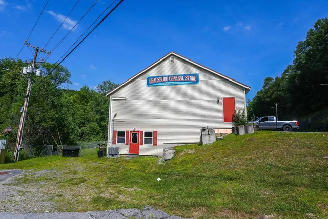 $369,900 | 6828 Main Street, Readsboro, VT 05350