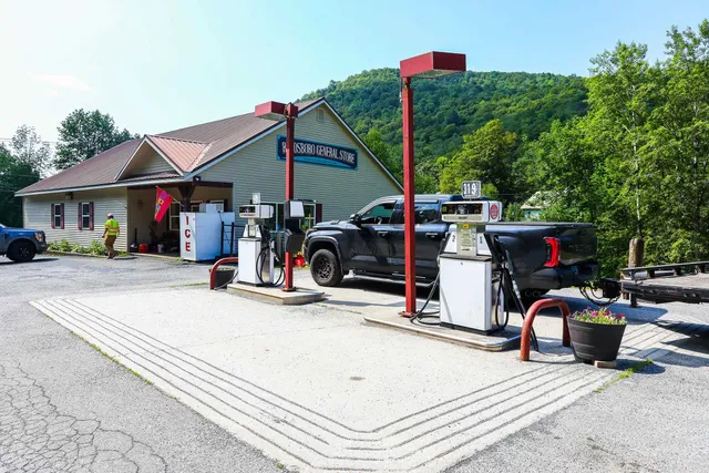 $369,900 | 6828 Main Street, Readsboro, VT 05350