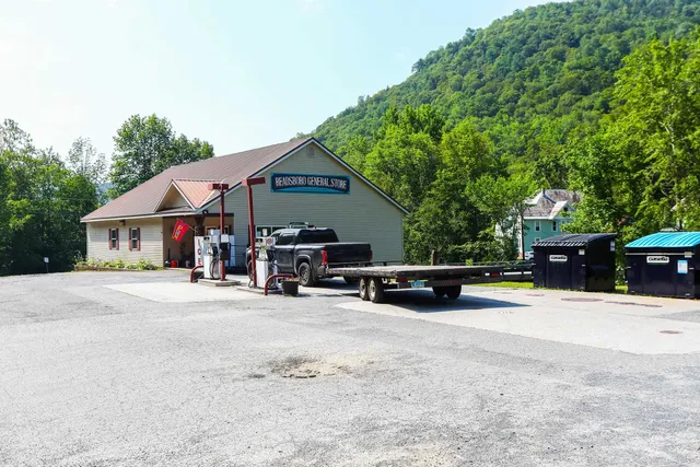 $369,900 | 6828 Main Street, Readsboro, VT 05350
