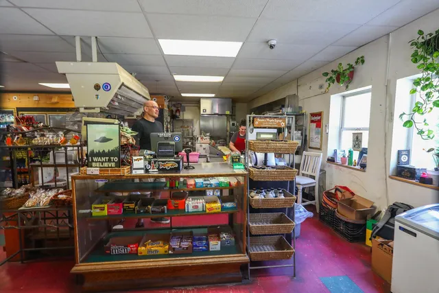 $369,900 | 6828 Main Street, Readsboro, VT 05350