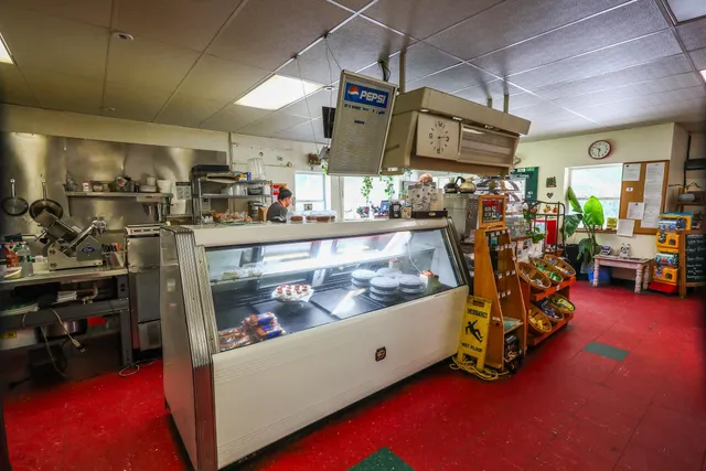 $369,900 | 6828 Main Street, Readsboro, VT 05350